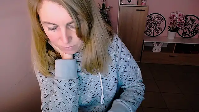 Snapshot of Hot_Milady chatting on 19, 12, 2024 Hot Milady online show from 19, 12, 2024