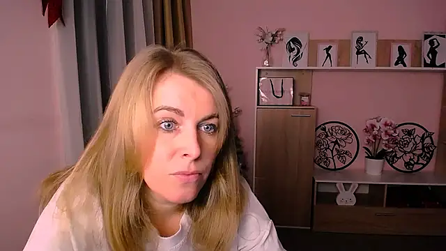 Snapshot of Hot_Milady chatting on 24, 12, 2024 Hot Milady online show from 24, 12, 2024