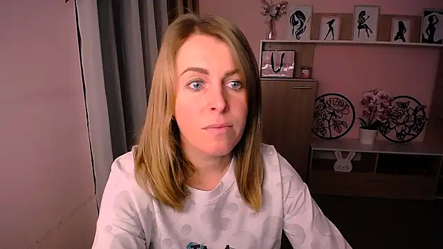 Snapshot of Hot_Milady chatting on 8, 1, 2025 Hot Milady online show from 8, 1, 2025