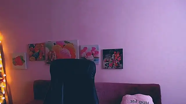 Snapshot of Hot_Milady chatting on 6, 2, 2025 Hot Milady online show from 6, 2, 2025