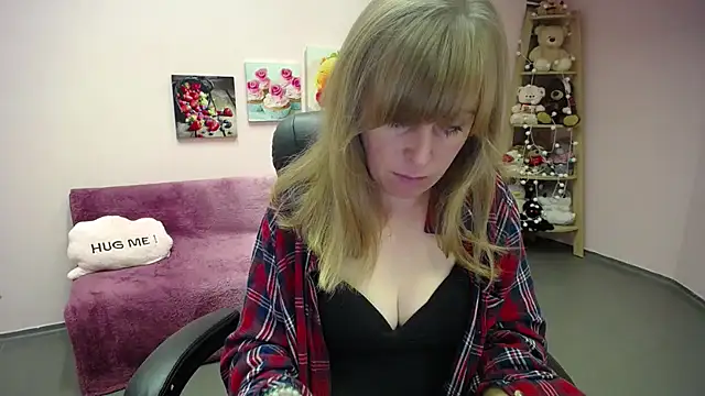 Snapshot of Hot_Milady chatting on 7, 10, 2025 Hot Milady online show from 7, 10, 2025