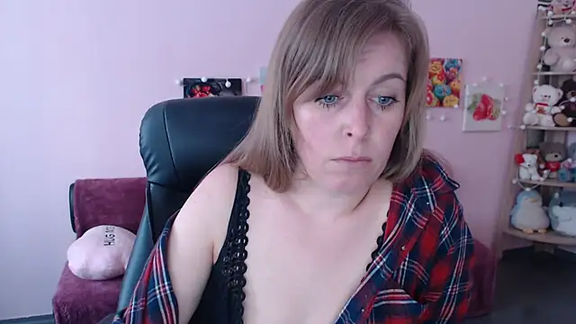 Hot Milady online show from 8, 5, 2026