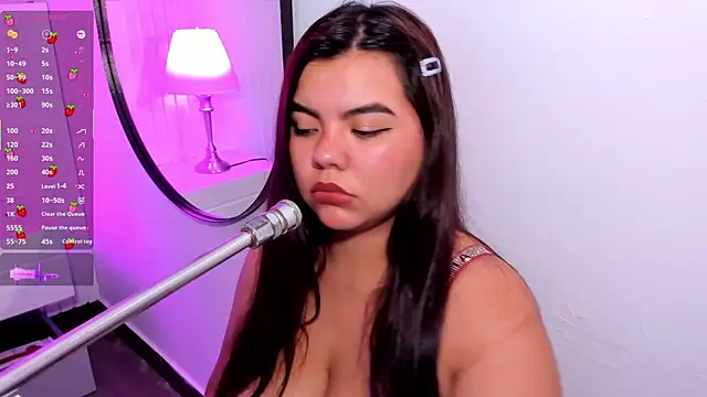 klhoe boobs online show from 26, 6, 2026