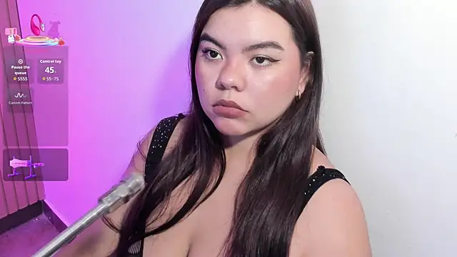 klhoe boobs online show from 10, 7, 2026