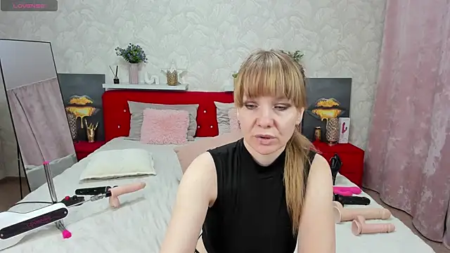 Snapshot of KattyPeachX chatting on 6, 8, 2026 KattyPeachX online show from 6, 8, 2026