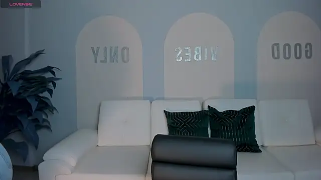 Snapshot of ValeriaRoldanX chatting on 25, 6, 2026 ValeriaRoldanX online show from 25, 6, 2026