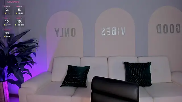 Snapshot of ValeriaRoldanX chatting on 1, 7, 2026 ValeriaRoldanX online show from 1, 7, 2026