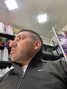 JuanZapata33 online show from 17, 1, 2025