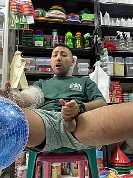 JuanZapata33 online show from 10, 9, 2025