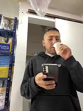 JuanZapata33 online show from 1, 10, 2025