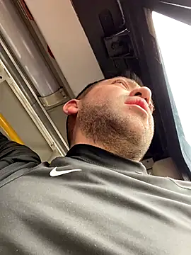 JuanZapata33 online show from 21, 11, 2025