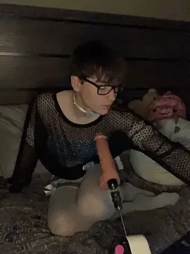 Snapshot of YourFavTwinkie chatting on 2, 2, 2025 YourFavTwinkie online show from 2, 2, 2025