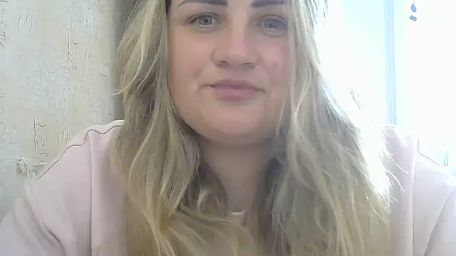 Snapshot of Honeydew-Waves chatting on 23, 6, 2026 Honeydew-Waves online show from 23, 6, 2026
