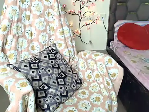 Snapshot of CUTE_princess_143 chatting on 13, 5, 2026 CUTE princess 143 online show from 13, 5, 2026