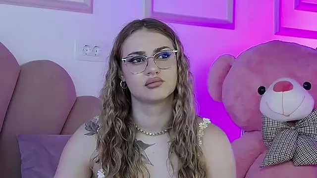 Abby  White online show from 28, 7, 2026