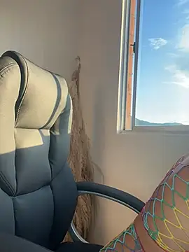 Snapshot of AlessaPears chatting on 10, 12, 2024 AlessaPears online show from 10, 12, 2024