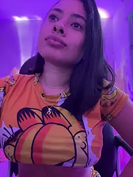 Snapshot of AlessaPears chatting on 15, 12, 2024 AlessaPears online show from 15, 12, 2024