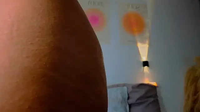 Snapshot of AlessaPears chatting on 2, 2, 2025 AlessaPears online show from 2, 2, 2025