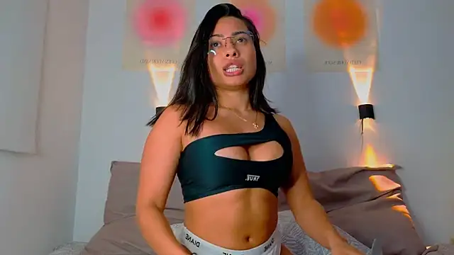 Snapshot of AlessaPears chatting on 4, 2, 2025 AlessaPears online show from 4, 2, 2025