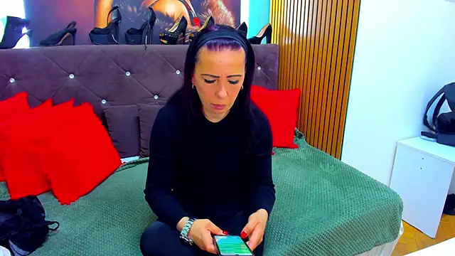 LauraSin online show from 1, 5, 2026