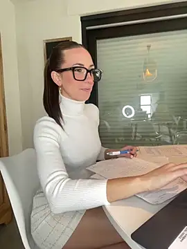 lola tentatiion online show from 31, 1, 2025