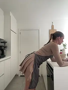 lola tentatiion online show from 1, 2, 2025