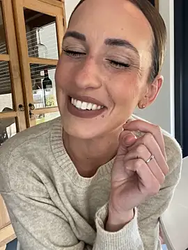 lola tentatiion online show from 18, 2, 2025