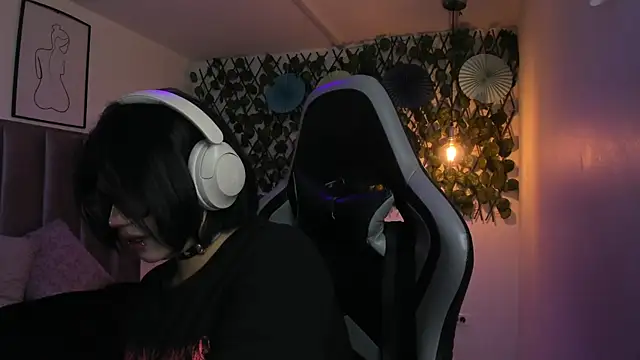 Kitty Gang online show from 4, 8, 2026