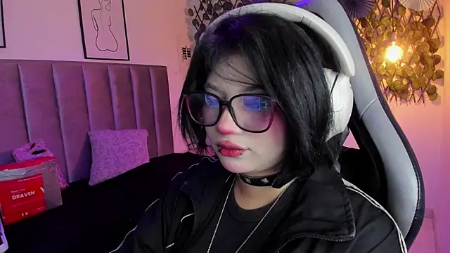 Kitty Gang online show from 6, 8, 2026