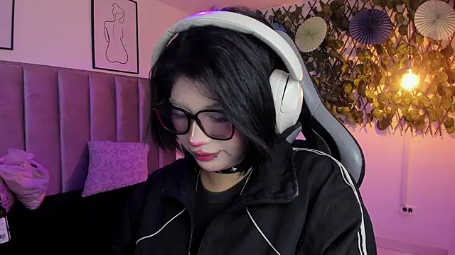 Kitty Gang online show from 7, 8, 2026
