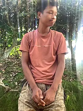 Snapshot of ShroveRising chatting on 19, 10, 2025 ShroveRising online show from 19, 10, 2025