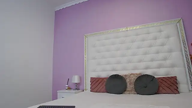 Lenna Paul online show from 18, 12, 2025