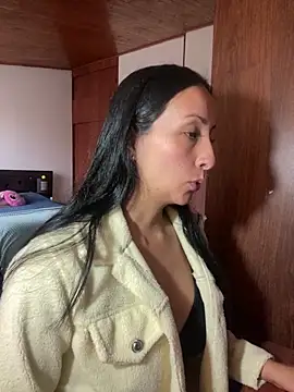 yaralyminjo2 online show from 21, 2, 2025