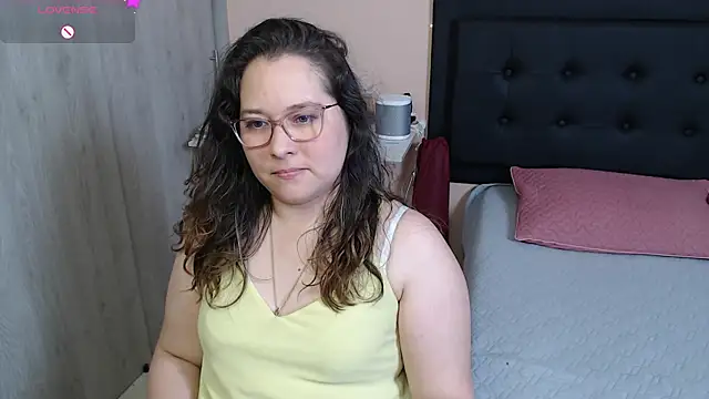 Snapshot of May_Carlier chatting on 2, 12, 2024 May Carlier online show from 2, 12, 2024