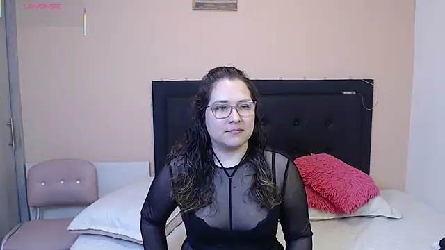 Snapshot of May_Carlier chatting on 23, 3, 2025 May Carlier online show from 23, 3, 2025