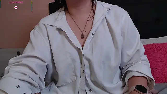 Snapshot of May_Carlier chatting on 13, 9, 2025 May Carlier online show from 13, 9, 2025