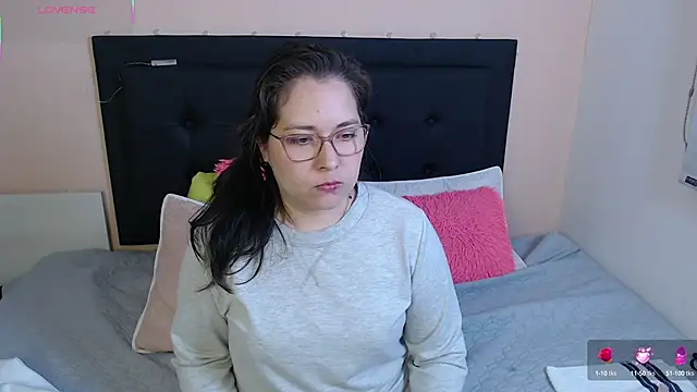 Snapshot of May_Carlier chatting on 16, 9, 2025 May Carlier online show from 16, 9, 2025