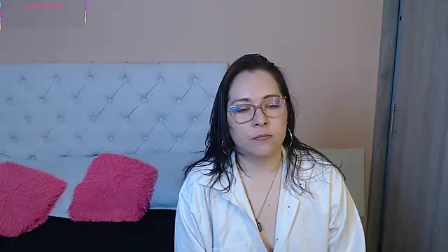 Snapshot of May_Carlier chatting on 7, 1, 2026 May Carlier online show from 7, 1, 2026