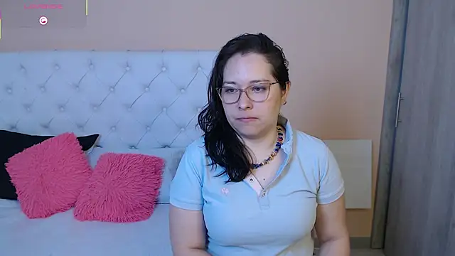 Snapshot of May_Carlier chatting on 13, 1, 2026 May Carlier online show from 13, 1, 2026