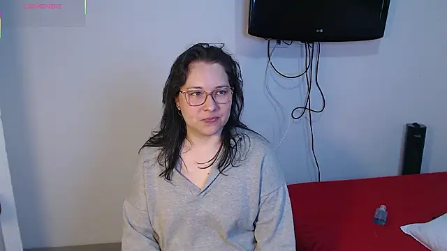 Snapshot of May_Carlier chatting on 1, 3, 2026 May Carlier online show from 1, 3, 2026