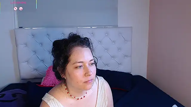 Snapshot of May_Carlier chatting on 6, 3, 2026 May Carlier online show from 6, 3, 2026