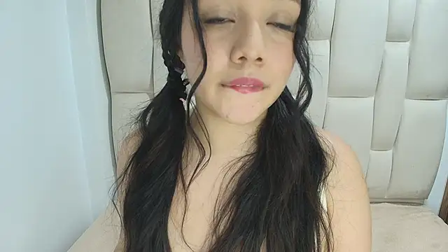 Emily Trujillo online show from 4, 5, 2026