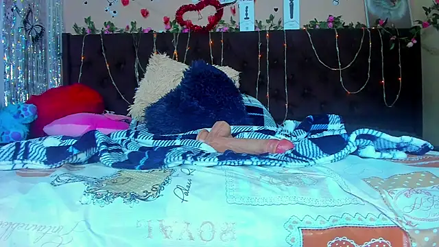 HottCandy21 online show from 25, 2, 2025