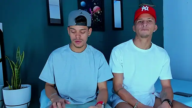 Snapshot of Friendsofeverything_ chatting on 2, 3, 2025 Friendsofeverything  online show from 2, 3, 2025