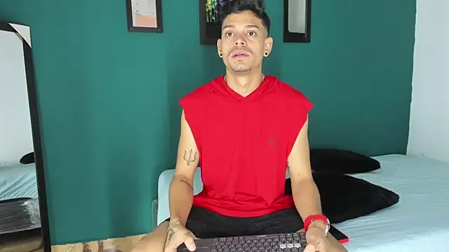 Snapshot of Friendsofeverything_ chatting on 6, 3, 2025 Friendsofeverything  online show from 6, 3, 2025