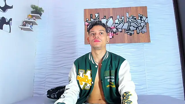 Snapshot of Friendsofeverything_ chatting on 12, 9, 2025 Friendsofeverything  online show from 12, 9, 2025