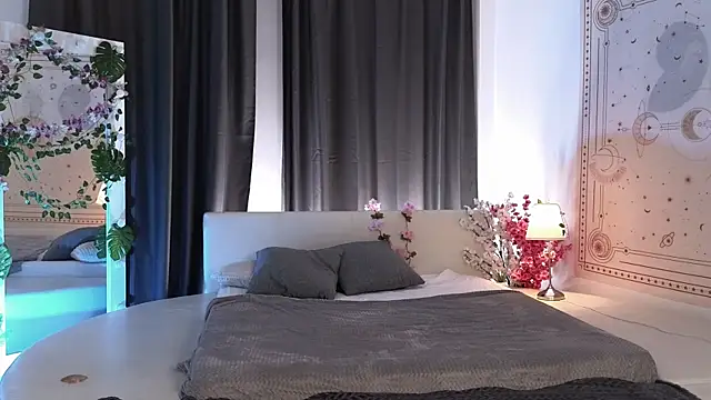 dark vamp  online show from 7, 3, 2025