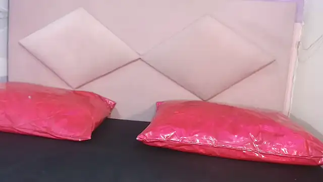 Lucy White   online show from 17, 3, 2025