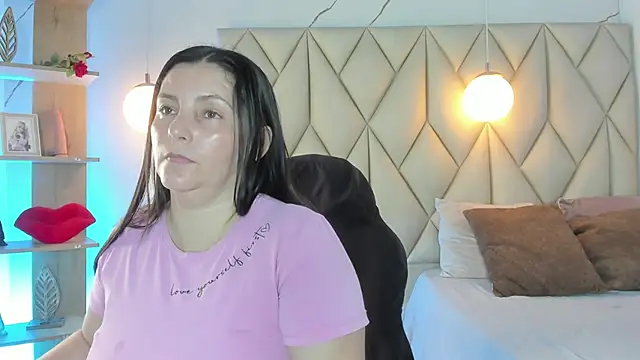 angelswets online show from 9, 6, 2026