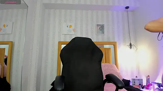 Snapshot of pettit_courtny chatting on 30, 9, 2025 pettit courtny online show from 30, 9, 2025